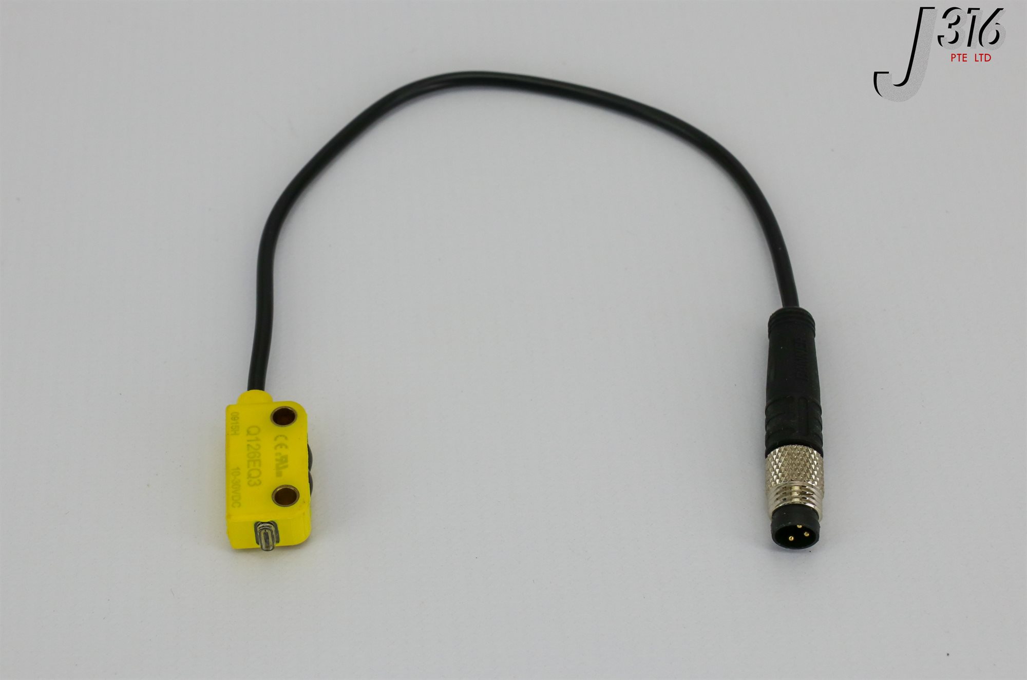 17543 BANNER MINIATURE SELF-CONTAINED SENSOR, 74192 (NEW IN OPEN